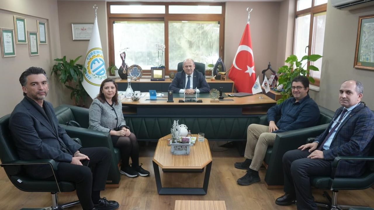 Balıkesir Üniversitesi Temsilcileri Edremit Ticaret Odası'nı Ziyaret Etti