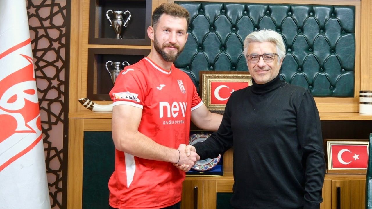 Balıkesirspor, Akın Arıcan ile sezon sonuna kadar sözleşme imzaladı