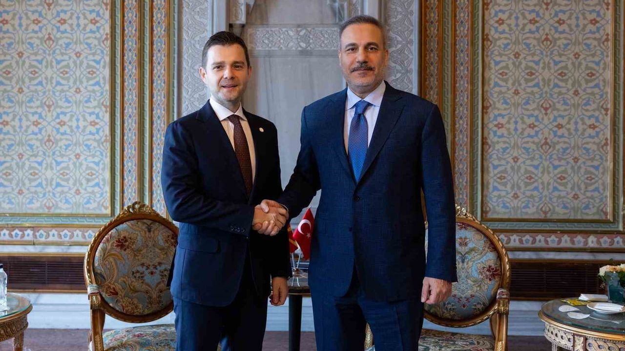 Balkan Barış Platformu'nun İkinci Toplantısı İstanbul'da Çırağan Sarayı'nda Başladı