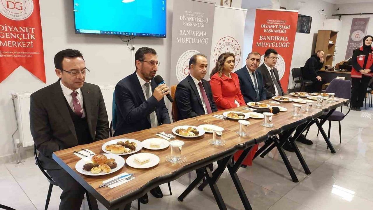 Bandırma’da veli seminerleri: İlk grup 9 haftalık eğitimi tamamlayıp belgelerini aldı