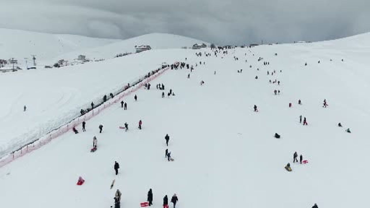 Başçiftlik’te 10. Geleneksel Kar Şenliği binlerce kişiyi buluşturdu
