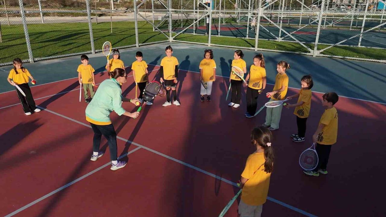 Başiskele'de 'Genc-i Âlâ' ile 2025'te binlerce gence eğitim ve spor imkanı