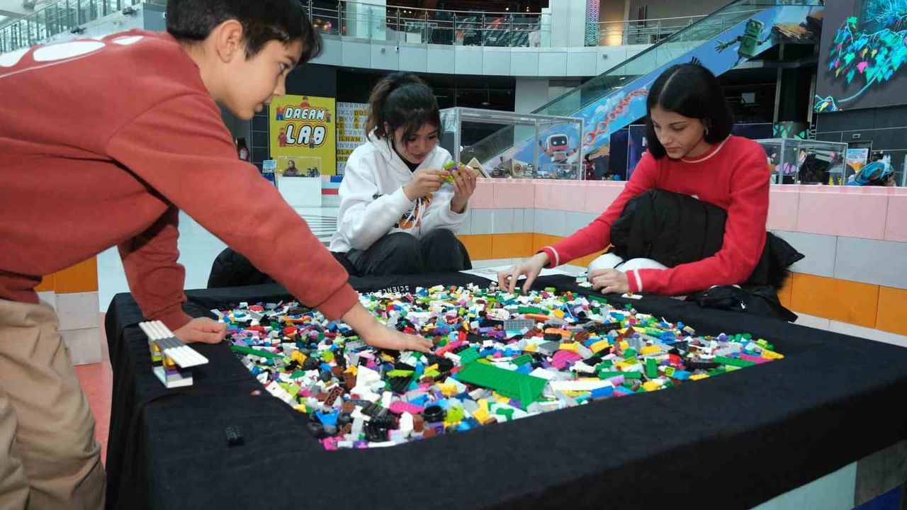 Başkan Altay, Ara Tatilde Tüm Çocukları ve Aileleri Konya Bilim Merkezi’ne Davet Etti