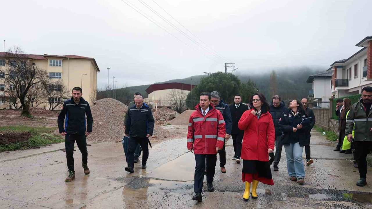 Başkan Aras, Kötekli ve Yeniköy'de 502 milyonluk yol ve altyapı yatırımını yerinde inceledi