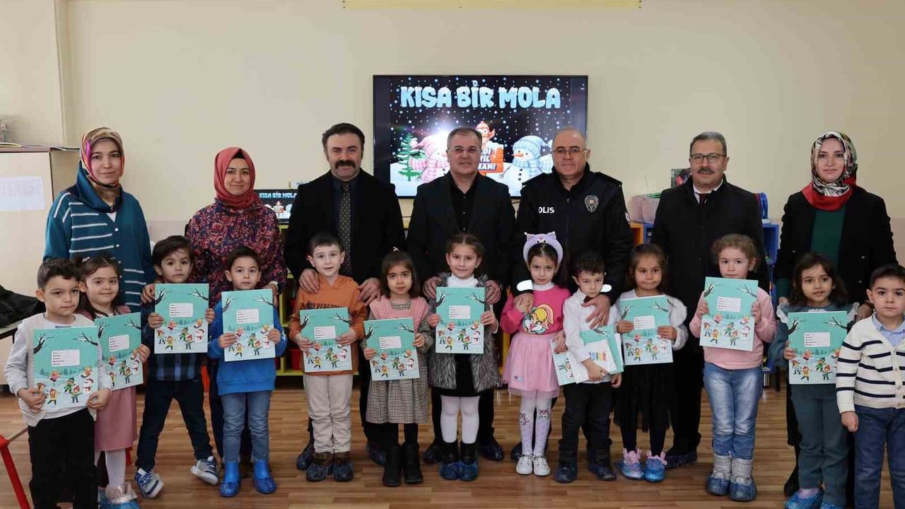 Başkan Bilal Özdoğan Hacılar'da karne törenlerine katıldı, yarıyıl etkinlikleri açıklandı