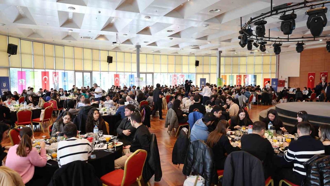 Başkan Bozbey üniversite öğrencileriyle buluştu: Gençlerin vizyonu yönetim stratejisinin merkezinde