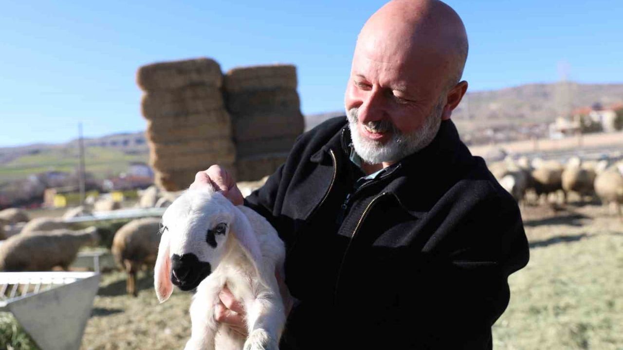 Başkan Çolakbayrakdar: Kırsal mahallelerimizin köy kimliğini geleceğe taşıyoruz