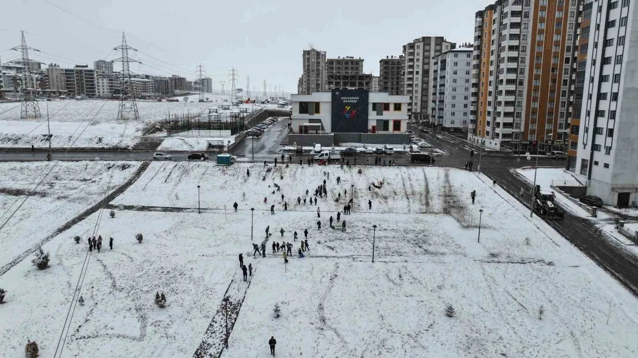 Başkan Çolakbayrakdar: Modern araçlarla Kocasinan’ın her noktasında karla mücadele sürüyor