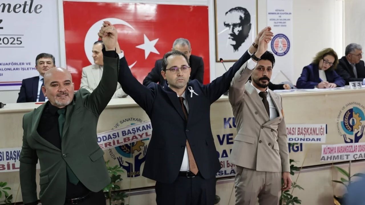 Başkan Eyüp Kahveci, Kütahya Berberler ve Kuaförler Odası Olağan Genel Kuruluna Katıldı