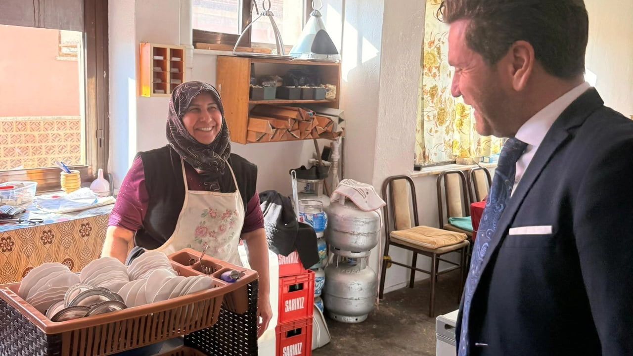 Başkan Kadir Tatık Orta Mahalle Esnafını Ziyaret Ederek Taleplerini Dinledi