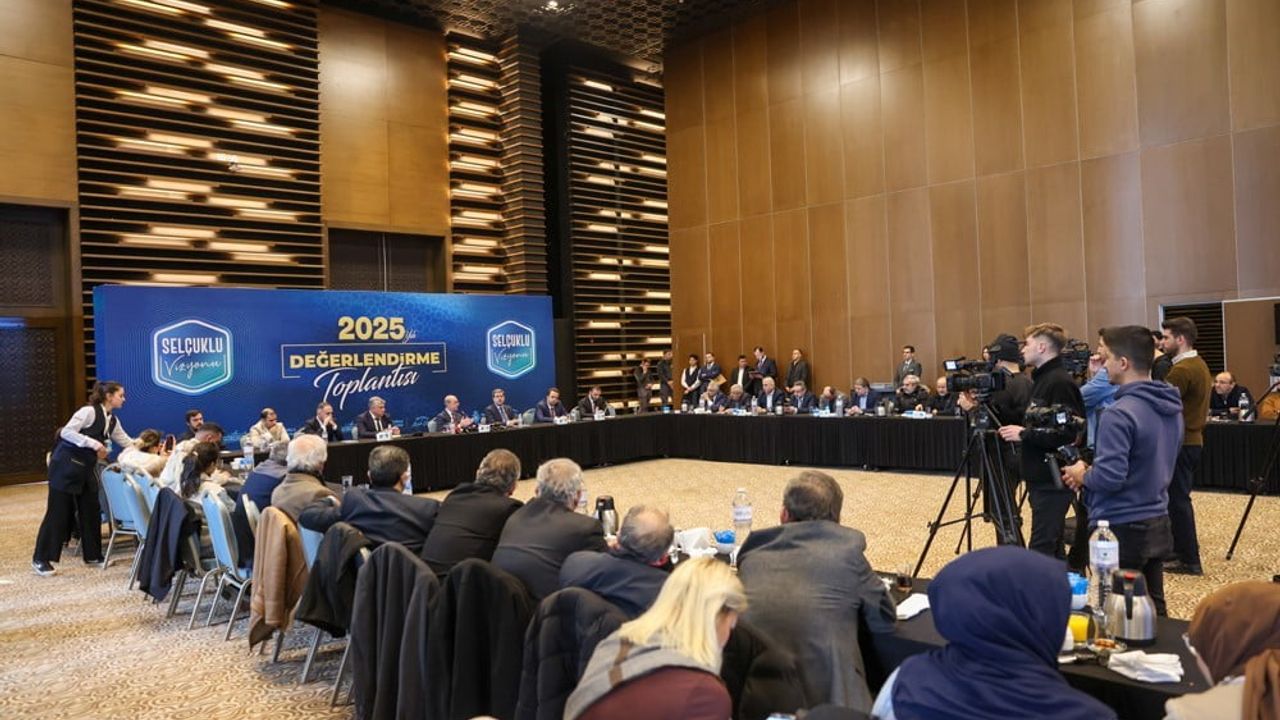 Başkan Pekyatırmacı: 2025'te Selçuklu Vizyonu ile Eğitimi, Sağlığı ve Altyapıyı Güçlendiren Çok Boyutlu Yatırımlar