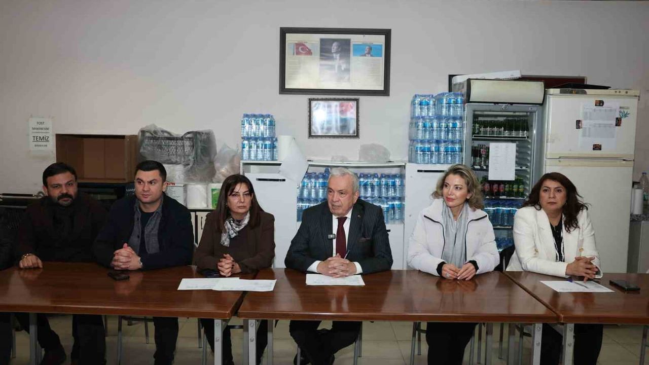 Başkan Şadi Özdemir'den karla mücadele ekiplerine teşekkür: Nilüfer'de 7/24 ulaşım önceliği