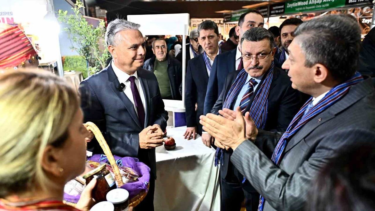 Başkan Uysal, Trabzon Tanıtım Günleri'nde Muratpaşa Kadın Kooperatifleri Standını Ziyaret Etti