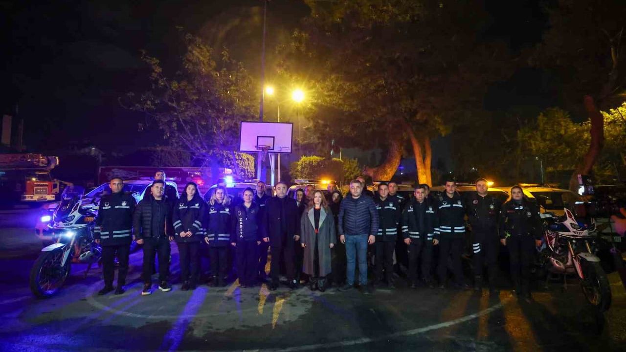 Başkan Vekili Büşra Özdemir, 2026'yı Hürriyet İstasyonu'nda Nöbette Karşıladı