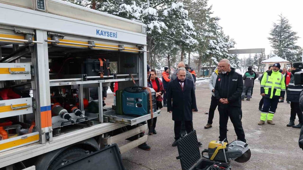 Başkan Yalçın: Devletin gücü bir canı kurtarabilme kudretindedir — Talas Belediyesi AFAD ile personel eğitimini güçlendirdi