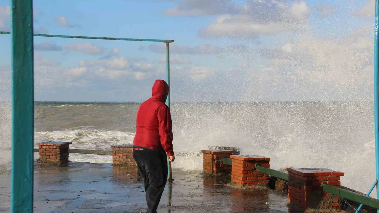 Batı Karadeniz iç kesimlerinde kuvvetli rüzgar uyarısı — Düzce Valiliği duyurdu