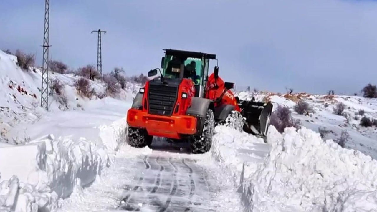 Batman'da 4 bin 859 kilometre kırsal yol ulaşıma açıldı