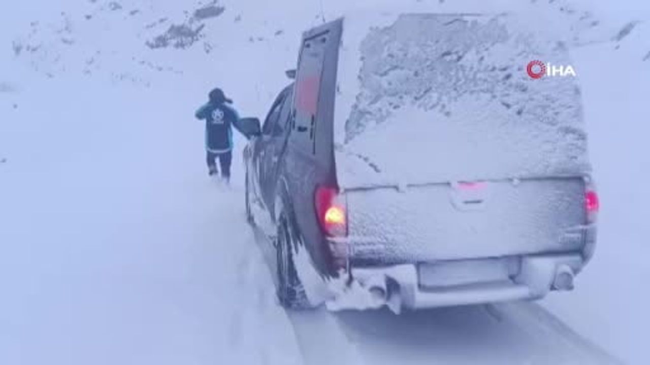 Batman'da UMKE, yoğun kar altında konvülziyon geçiren 4 yaşındaki çocuğa müdahale etti