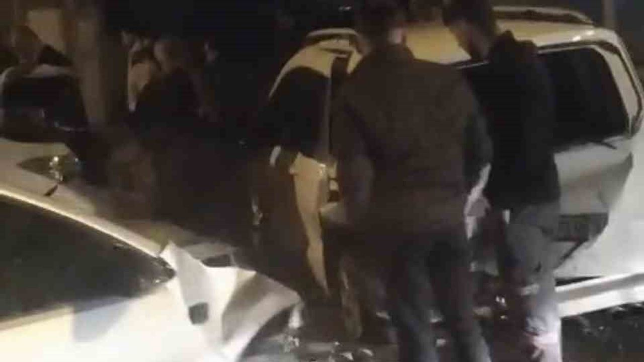 Batman'da Yeni Siirt Çevre Yolu'nda zincirleme kaza: 1 yaralı, üç araç hasarlı