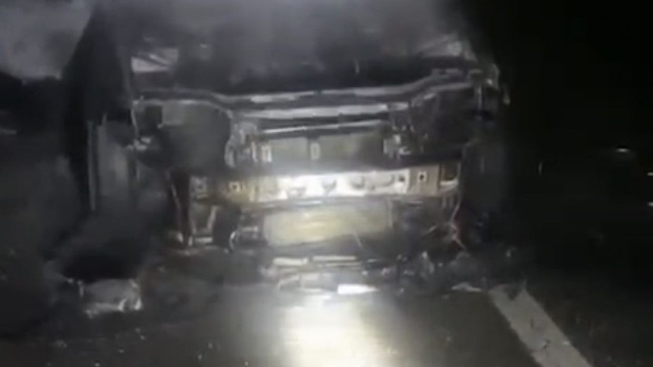 Batman-Diyarbakır karayolunda seyir halindeyken araç yangını, itfaiye müdahale etti