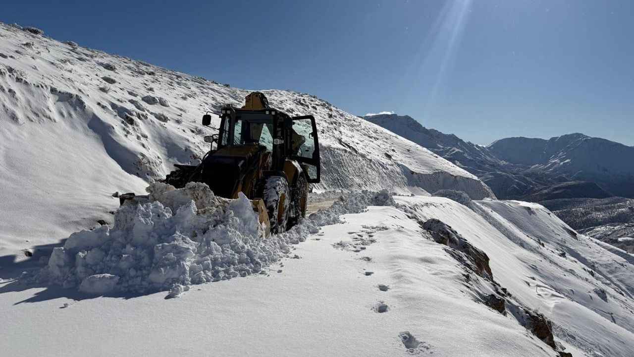 Batman kırsalında yoğun kar: Sason ve Kozluk’ta köy yolları ulaşıma kapandı