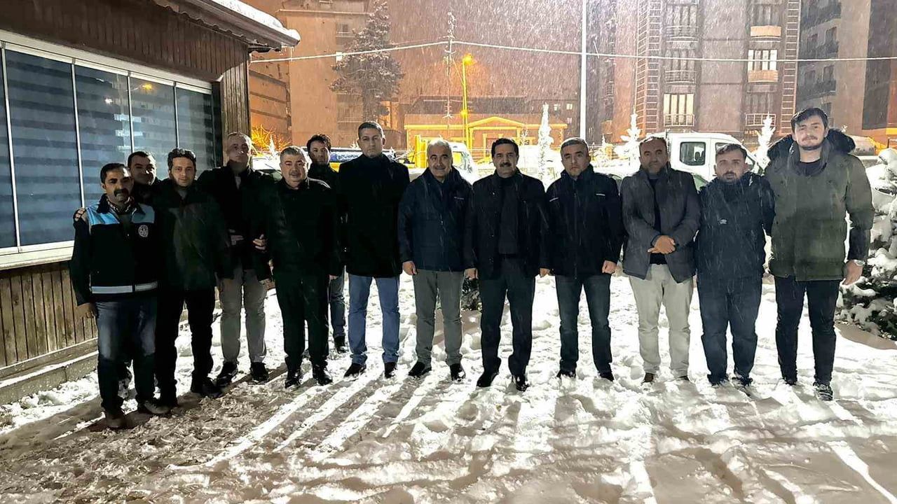 Battalgazi Belediyesi gece boyu karla mücadele yürüttü — Başkan Bayram Taşkın sahada