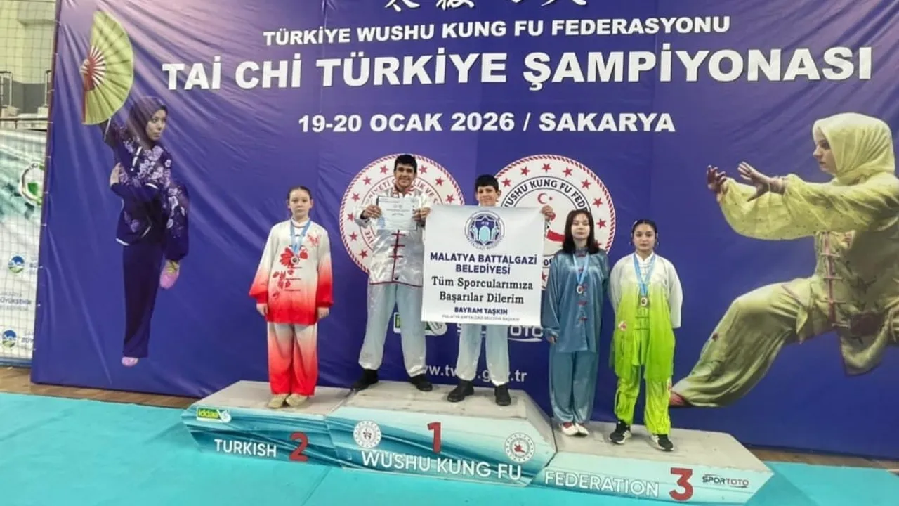 Battalgazi Belediyesi Wushu Takımı Sakarya'daki Türkiye Şampiyonası'nda 5 Madalya Kazandı