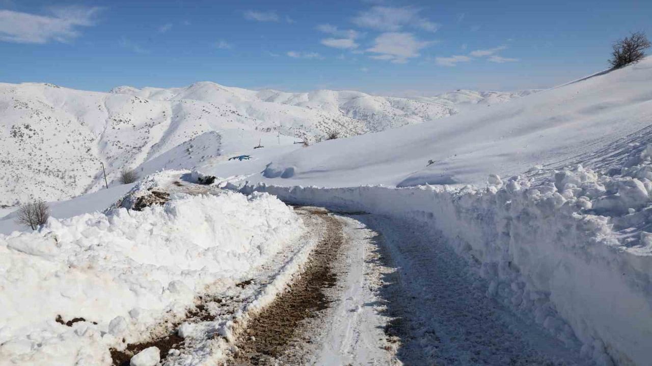 Battalgazi Belediyesi, Yaygın Puluşağı'nda 28 km kırsal yolu karla mücadeleyle ulaşıma açtı