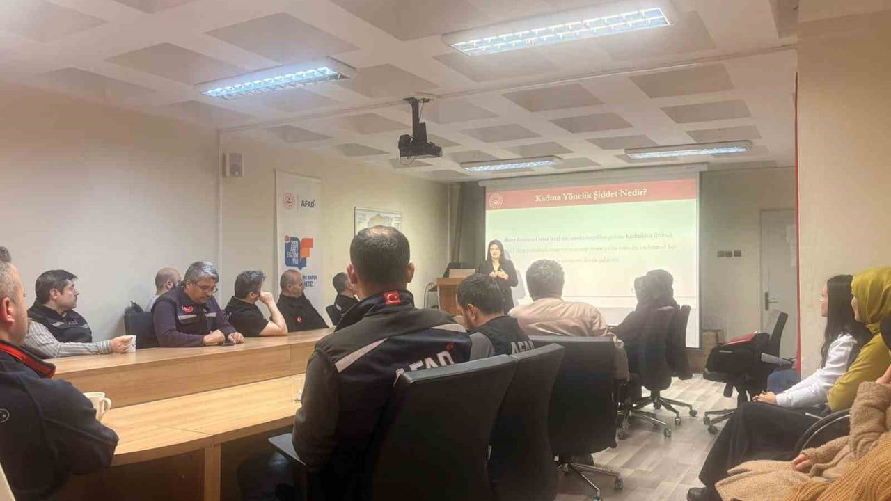 Bayburt AFAD Personeline 'Kadına Yönelik Şiddetle Mücadele' Eğitimi Verildi