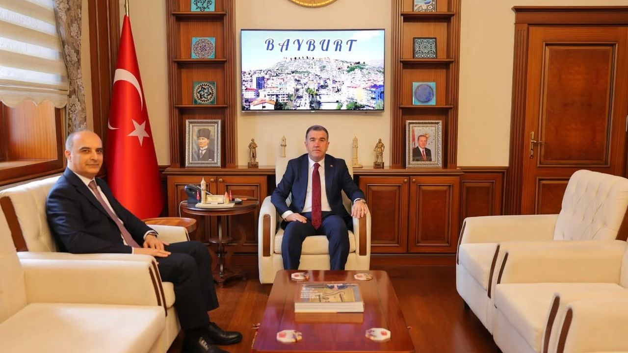Bayburt Defterdarı Hikmet Yıldız göreve başladı