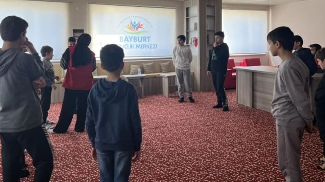 Bayburt Gençlik Merkezi'nde Gençlik Kış Kulübü'nün İlk Haftası Tamamlandı