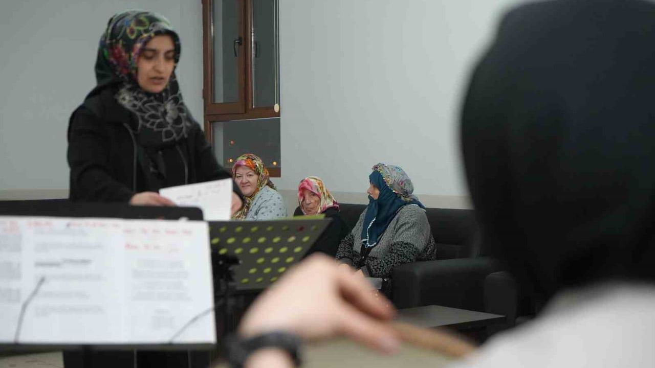 Bayburt Huzurevinde Aheng-i Bendir İlahi Grubu ile Mekke'nin Fethi Anma Programı