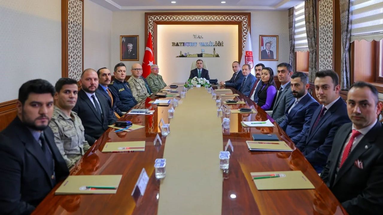 Bayburt’ta güvenlik ve asayiş tedbirleri genişletilmiş toplantıda değerlendirildi