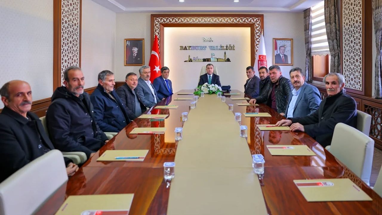 Bayburt’ta tarımsal sulama altyapısı Vali Mustafa Eldivan başkanlığında değerlendirildi