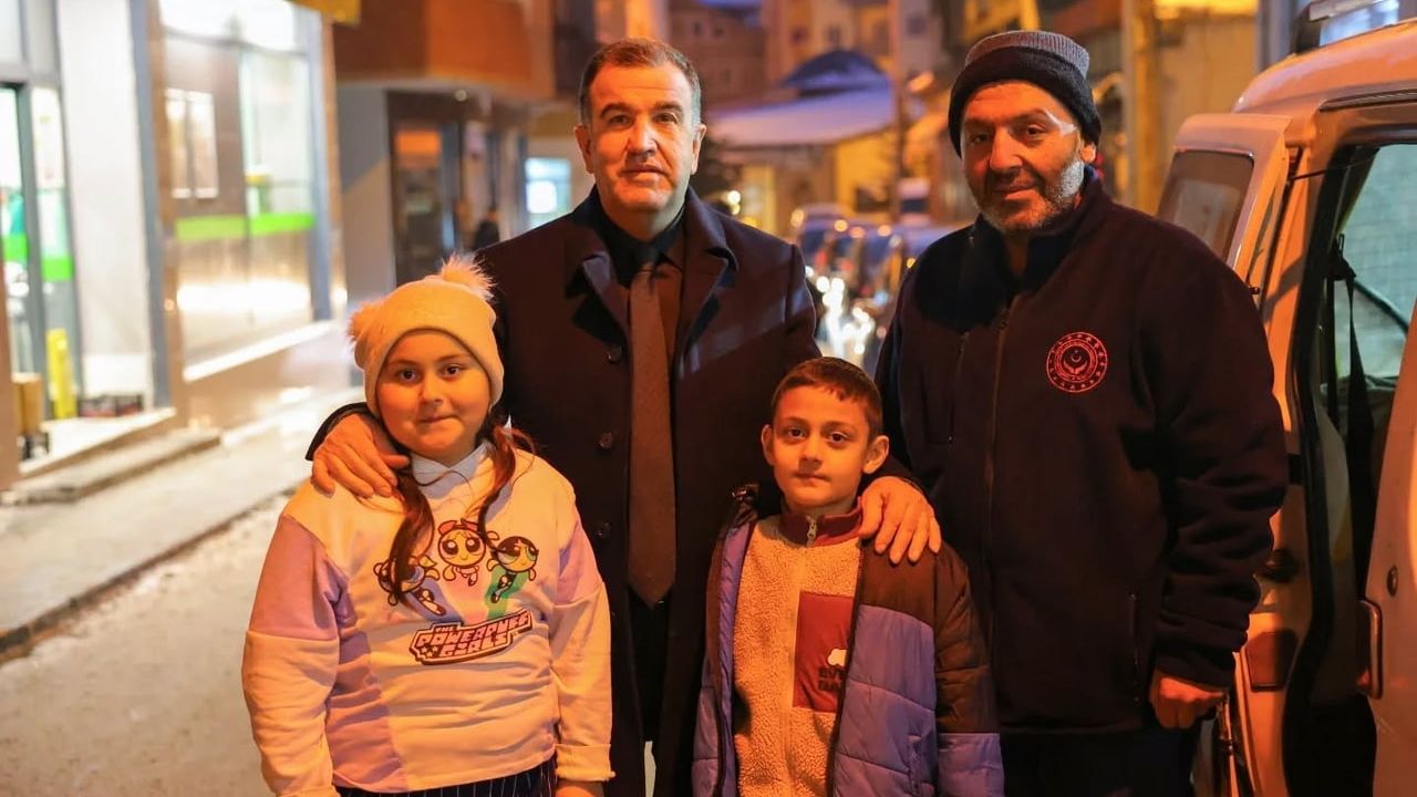 Bayburt Valisi Mustafa Eldivan, Nalbantçılar ve Semerciler Caddesi esnafını ziyaret etti