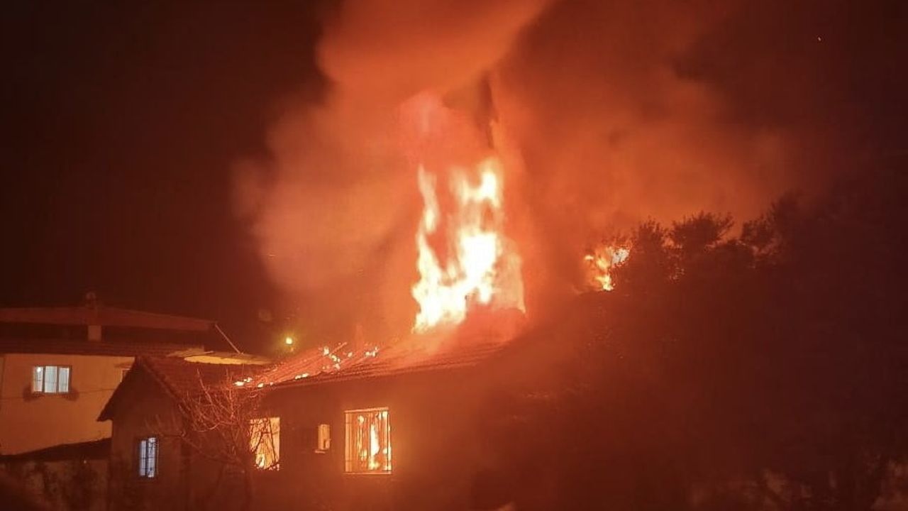 Bayındır’daki ev yangınında ağır yaralanan 57 yaşındaki adam yaşamını yitirdi