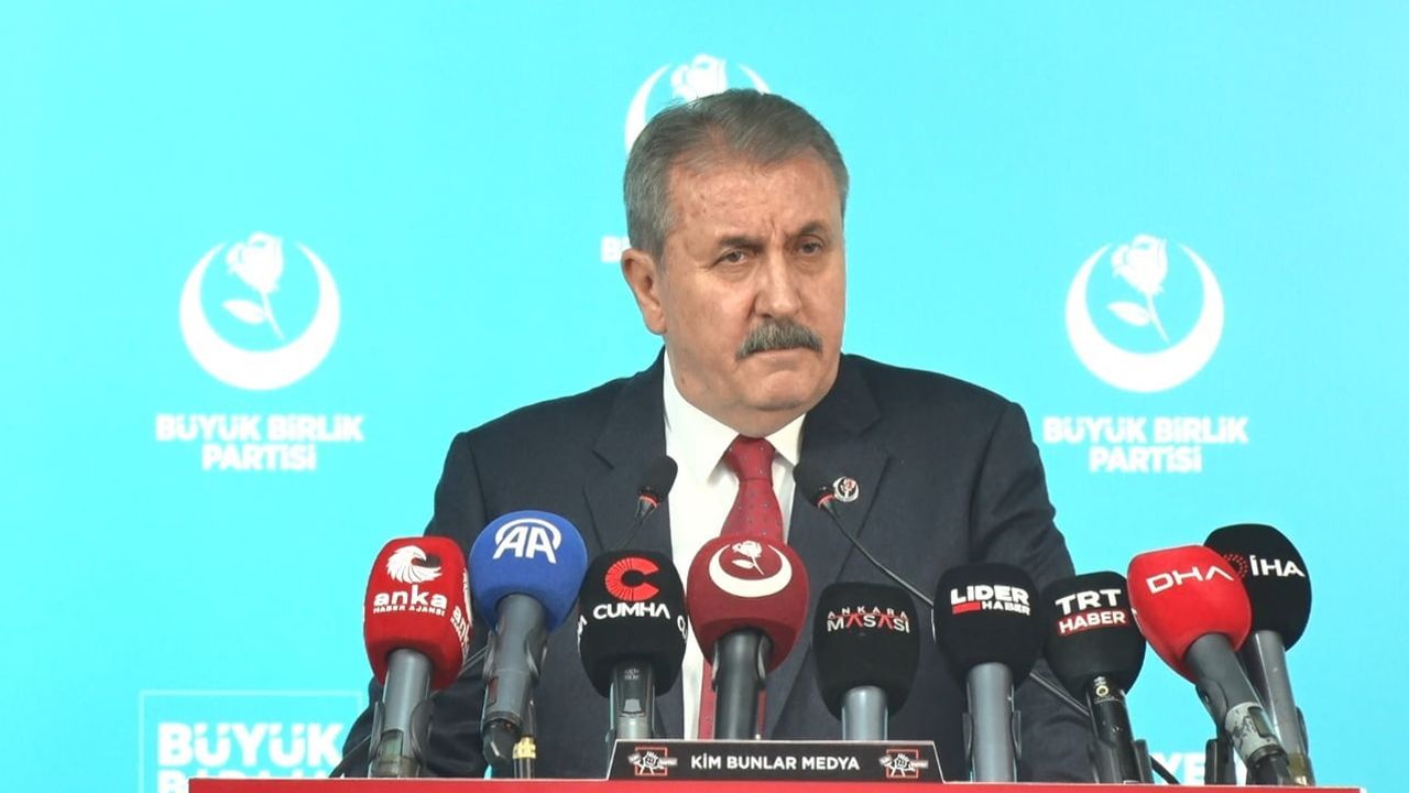 BBP Genel Başkanı Destici: Venezuela operasyonu ABD ekonomisini rahatlatma amacı taşıyor