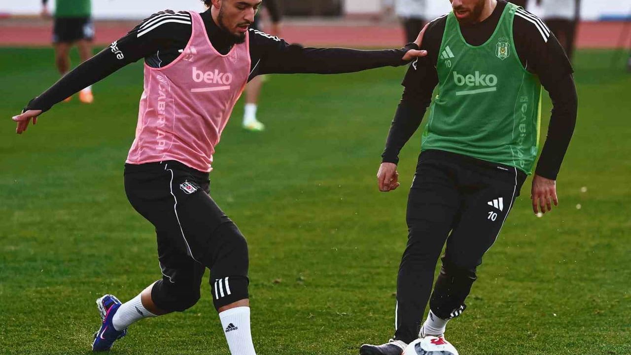 Beşiktaş Antalya'da günü çift antrenmanla tamamladı