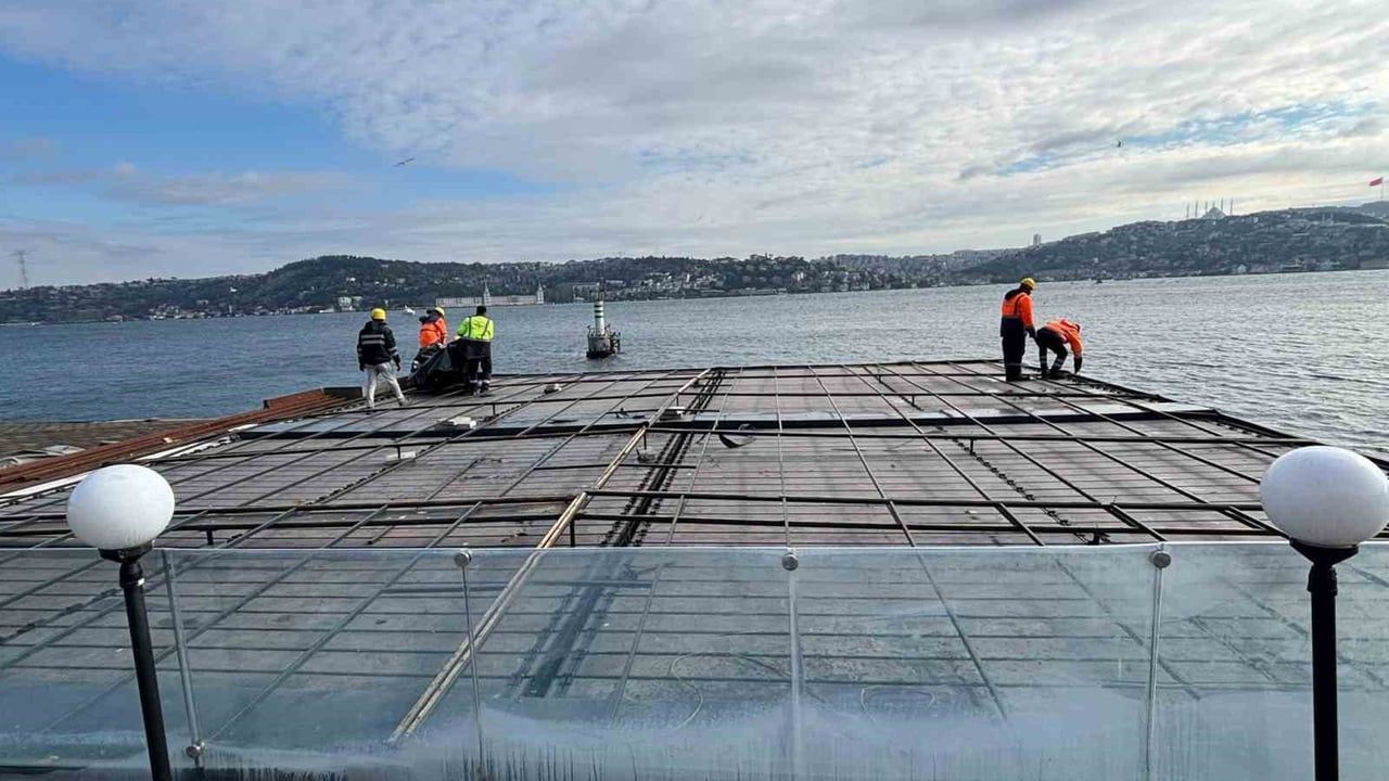 Beşiktaş'ta Oligark İstanbul'un 6 kaçak eklentisi yıkıldı