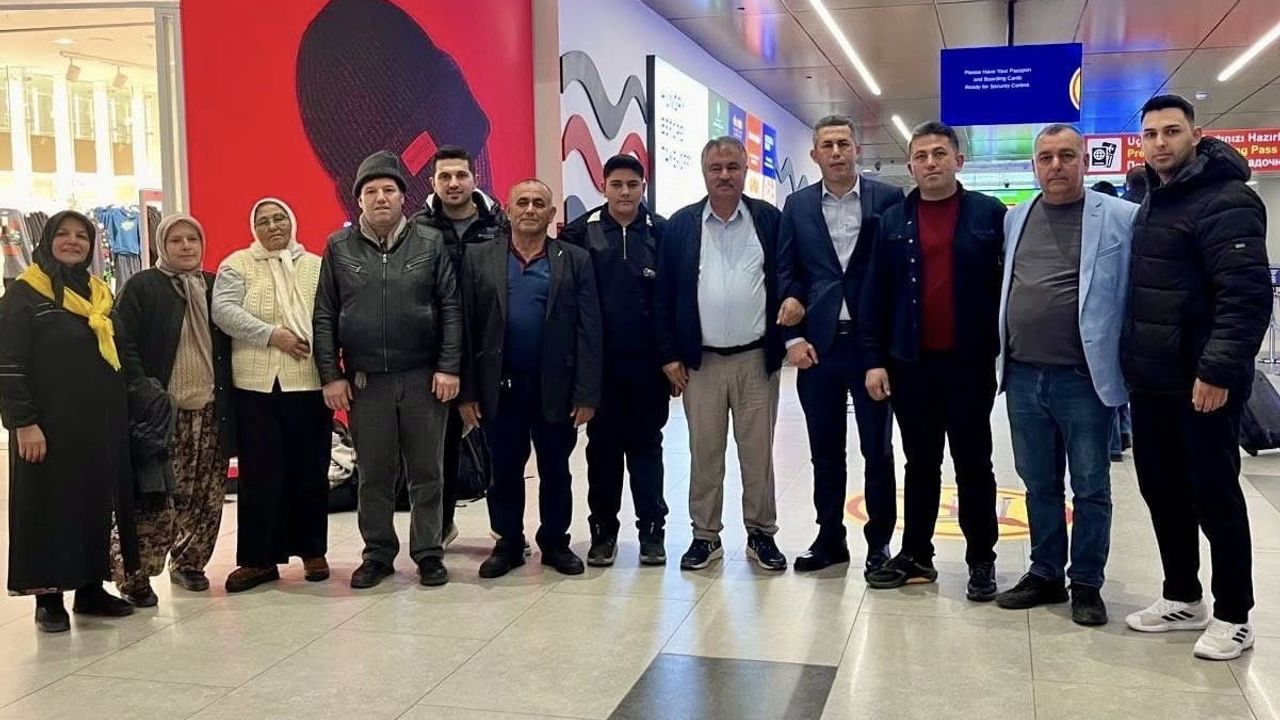 Beyağaç Belediye Başkanı Sezayi Pütün ve eşi Umre için Mekke ve Medine'ye gitti