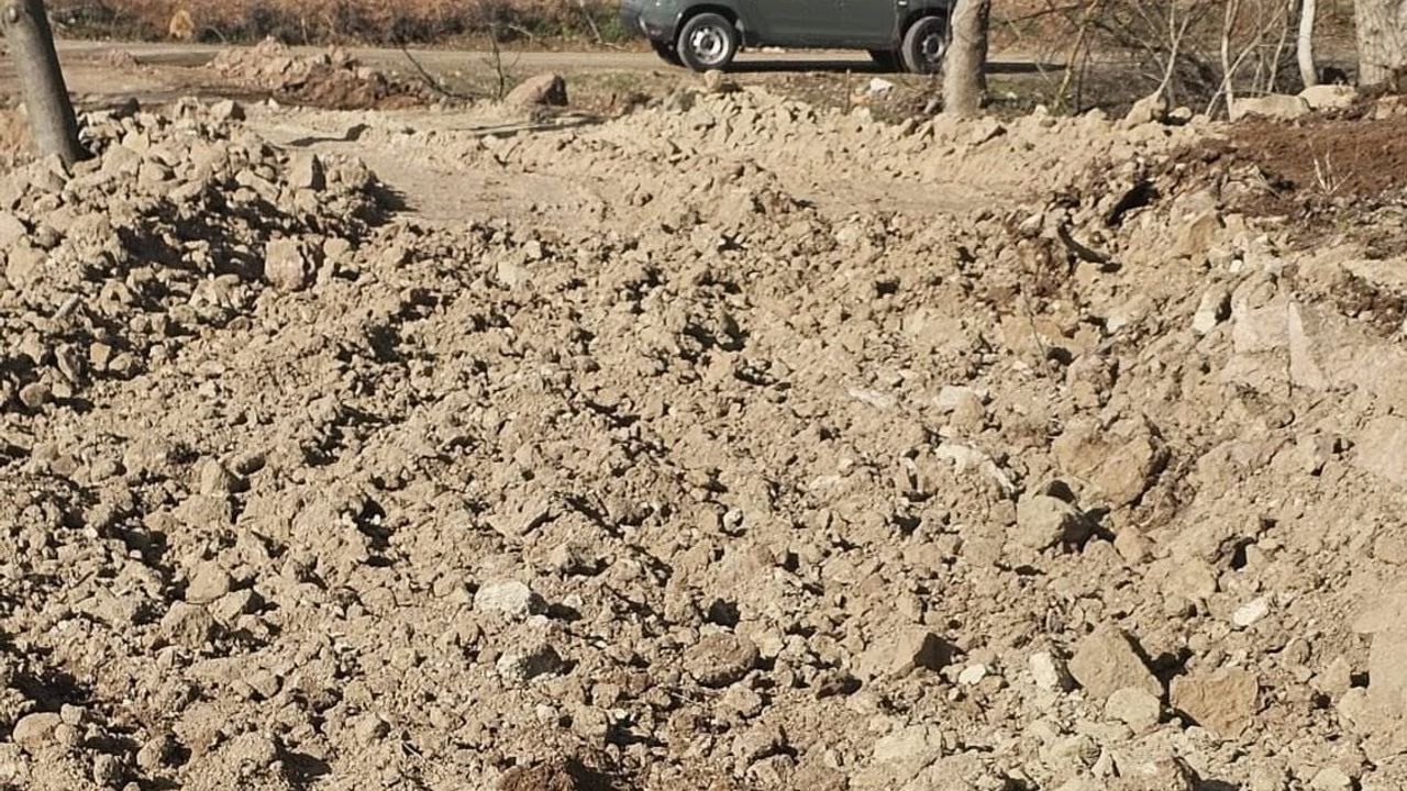 Beyağaç Belediyesi, Subaşı Mahallesi ile Kocabağ Deresi arasındaki arazilere yol yapıyor