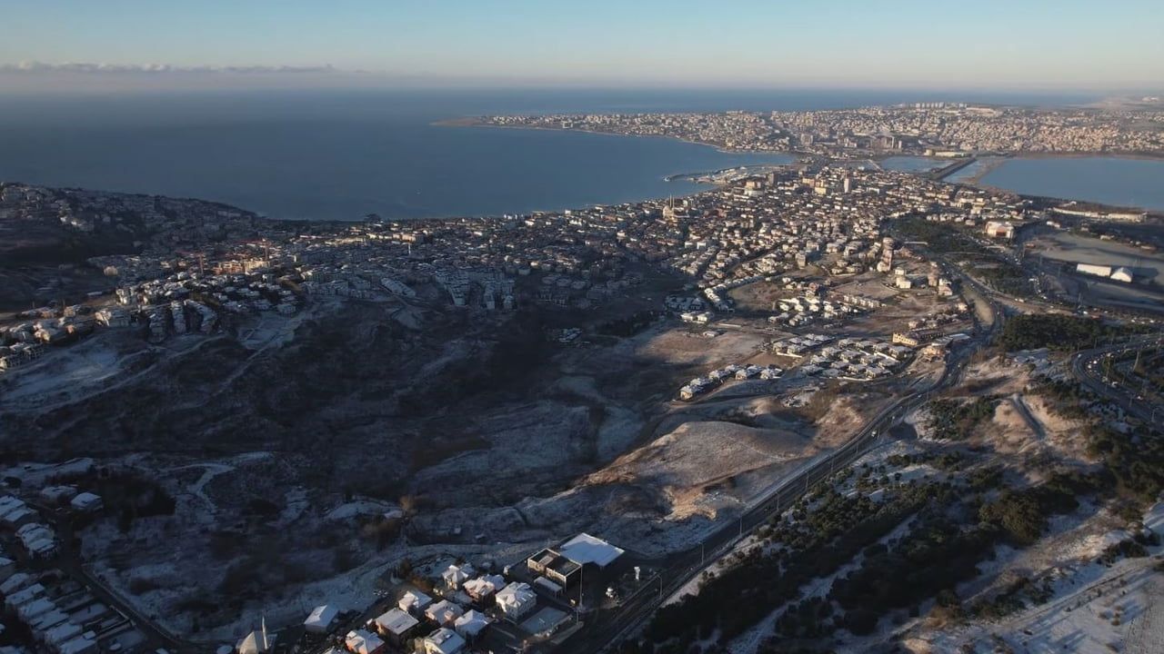 Beylikdüzü ve Büyükçekmece’de gece karı ve sabah dron görüntüleri