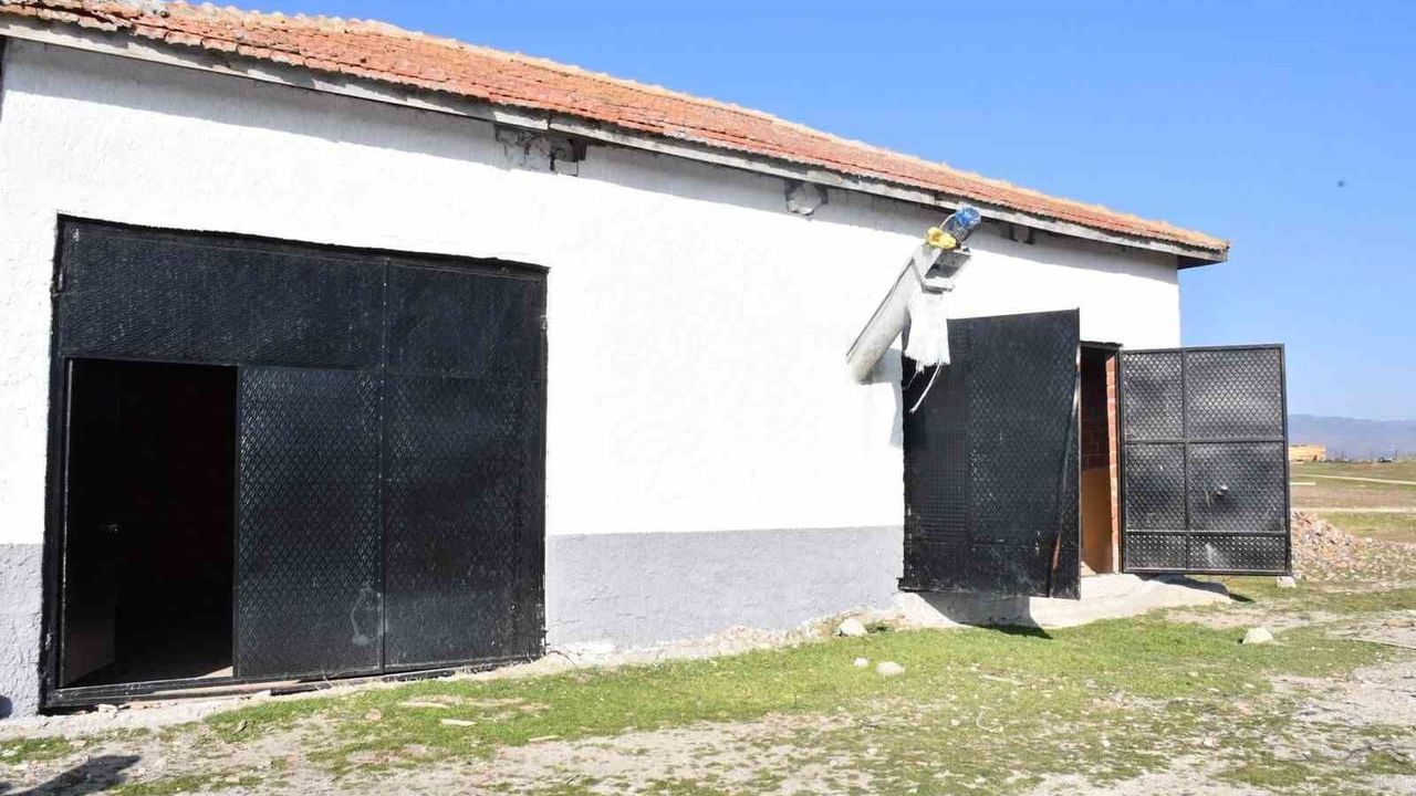 Beylikova Belediyesi, Aşağıdudaş Mahallesi'ne Arpa/Buğday Selektör Tesisi Kurdu