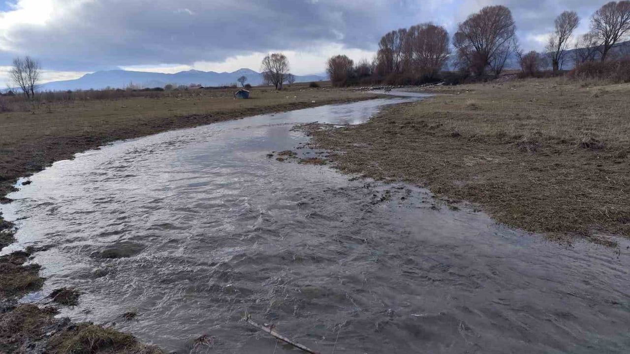 Beyşehir'de Gürlevik Çağlayanı yağışların ardından yeniden akmaya başladı