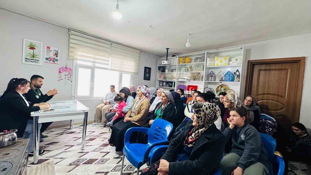 Beytüşşebap’ta Yeşilay’den Aile Destek Merkezi’nde bağımlılıkla mücadele eğitimi