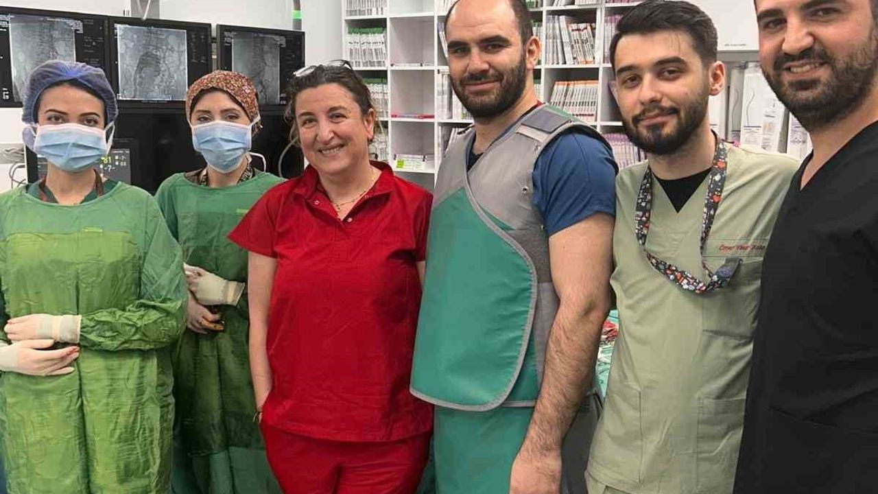 Bilecik’te ana atardamar yırtığı kapalı yöntemle stent ile onarıldı
