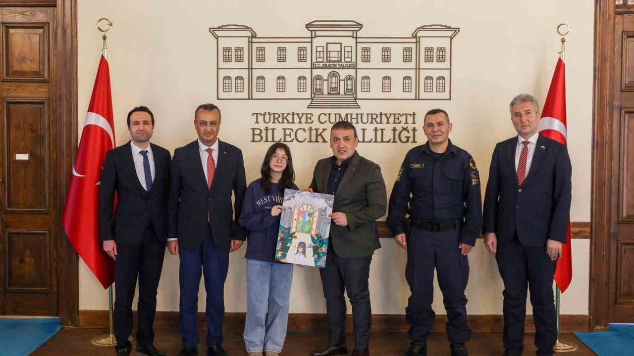 Bilecik’te 'Bilinçli Tüketici Olmak' Resim Yarışması İl Birincisi Makamında Tebrik Edildi