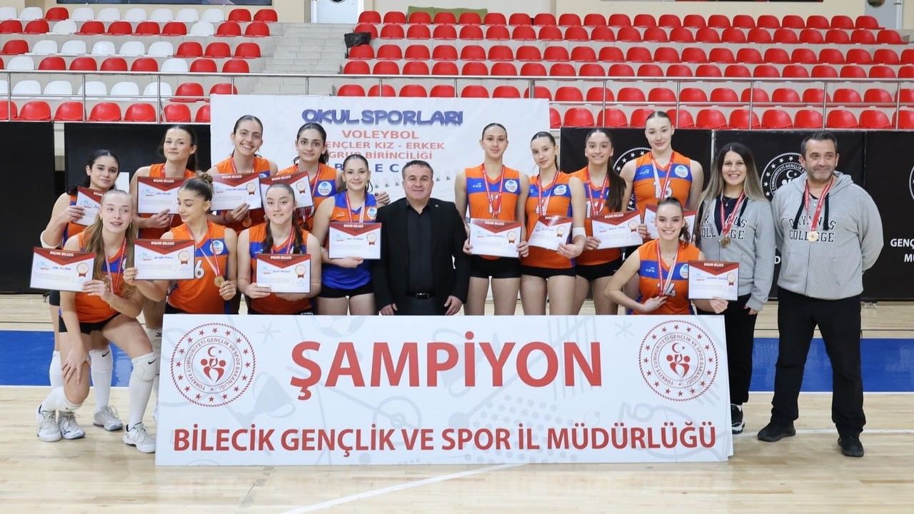 Bilecik'te Genç A Kız-Erkek Voleybol Grup Müsabakaları 3 Gün Süren Karşılaşmaların Ardından Sona Erdi