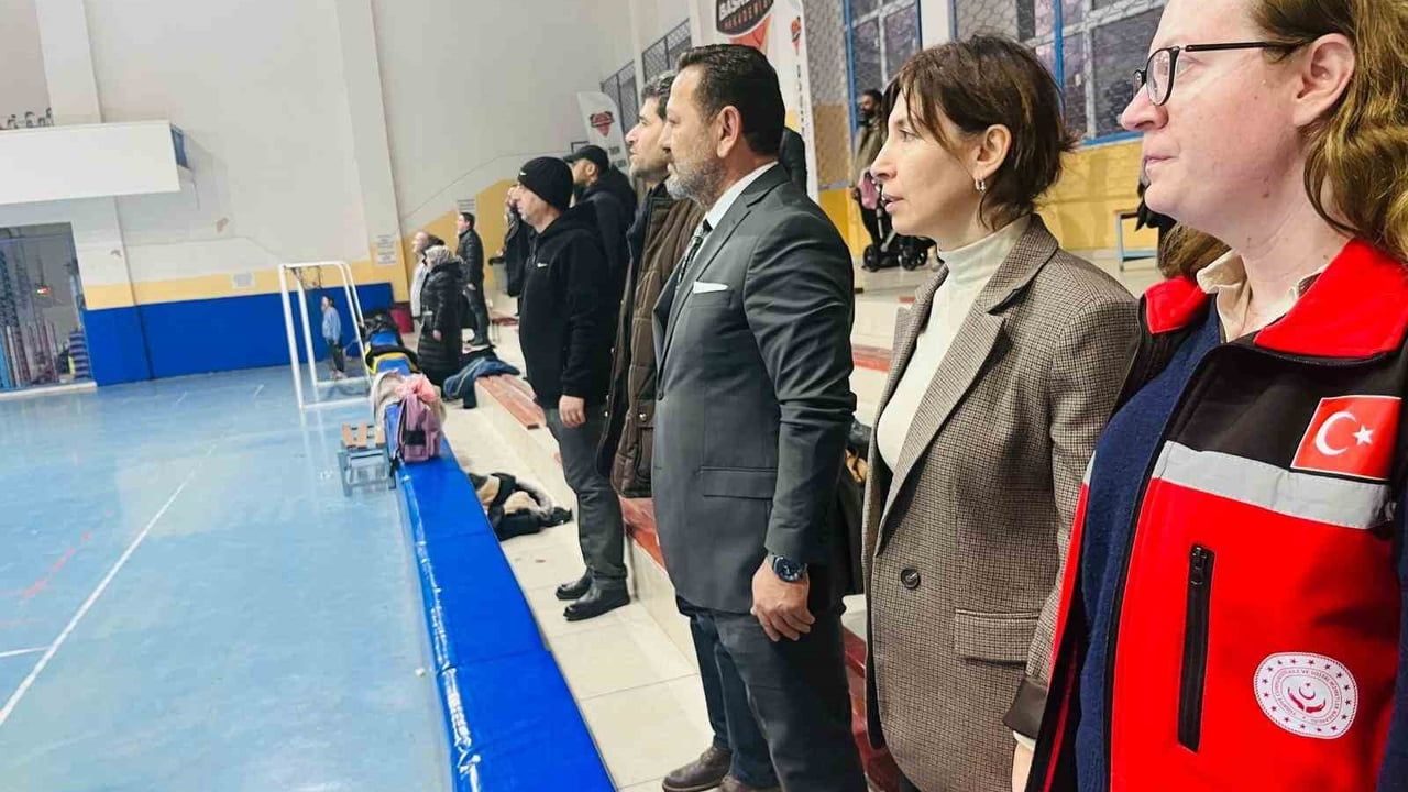 Bilecik'te koruma altındaki çocuklara kuşak bağlama sürprizi — İl Müdürü Nejat İlhan törene katıldı