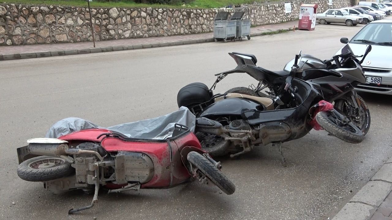 Bilecik'te kuvvetli rüzgâr ve fırtına kent yaşamını etkiledi